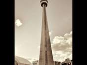 TORONTO'S CN TOWER 
