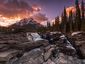 Athabasca Falls / Mount Kerkeslin