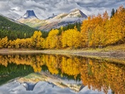 Kananaskis Wedge Pond fall colours