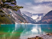 Beautiful Lake Louise Scenery