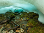 Secret snow cave on Canoe Mountain
