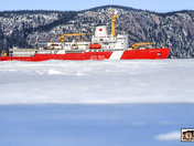 Le brise-glace canadien Louis St-Laurent .... Fjord du Saguenay.