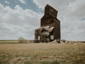 Lonesome Elevator with it's Missing Piece