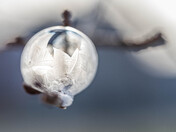 Frozen bubbles 