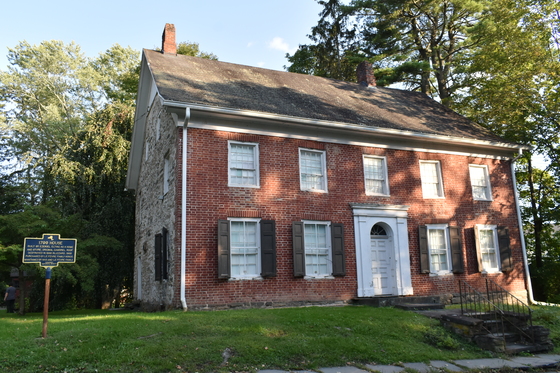 Huguenot Street National Historic Landmark