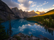 Morning of The Moraine Lake