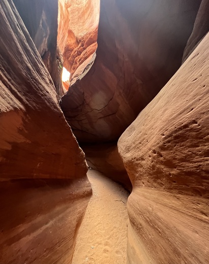 Peek-A-Boo Slot Canyon 