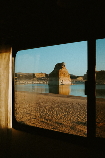 Lone Rock Beach