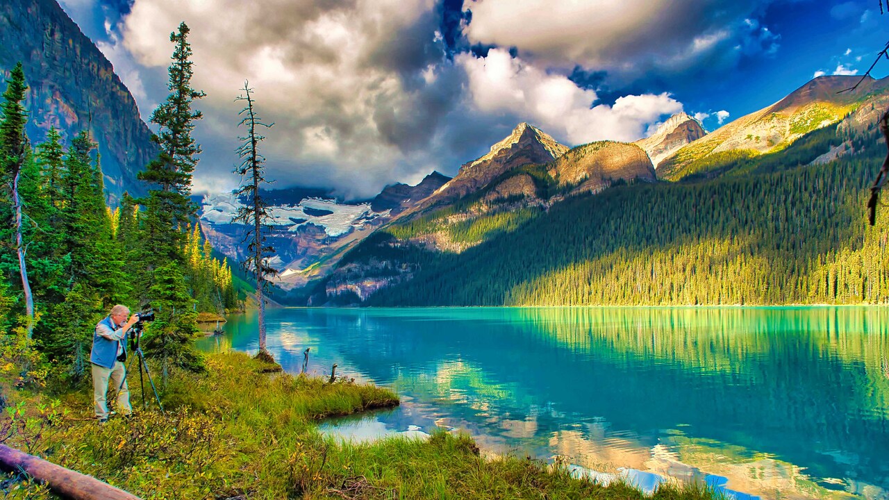 Lake Louise Lake Louise is world famous for the vivid turquoise of its waters.