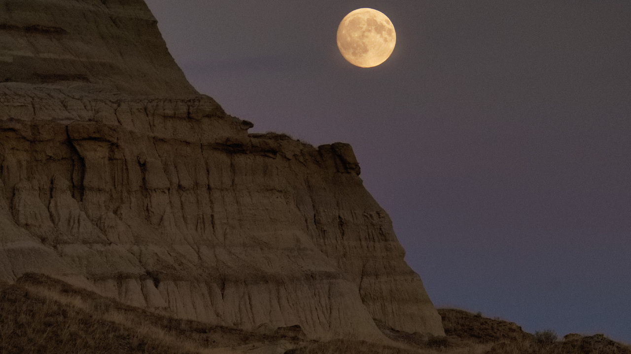 Moon and Hoodoos