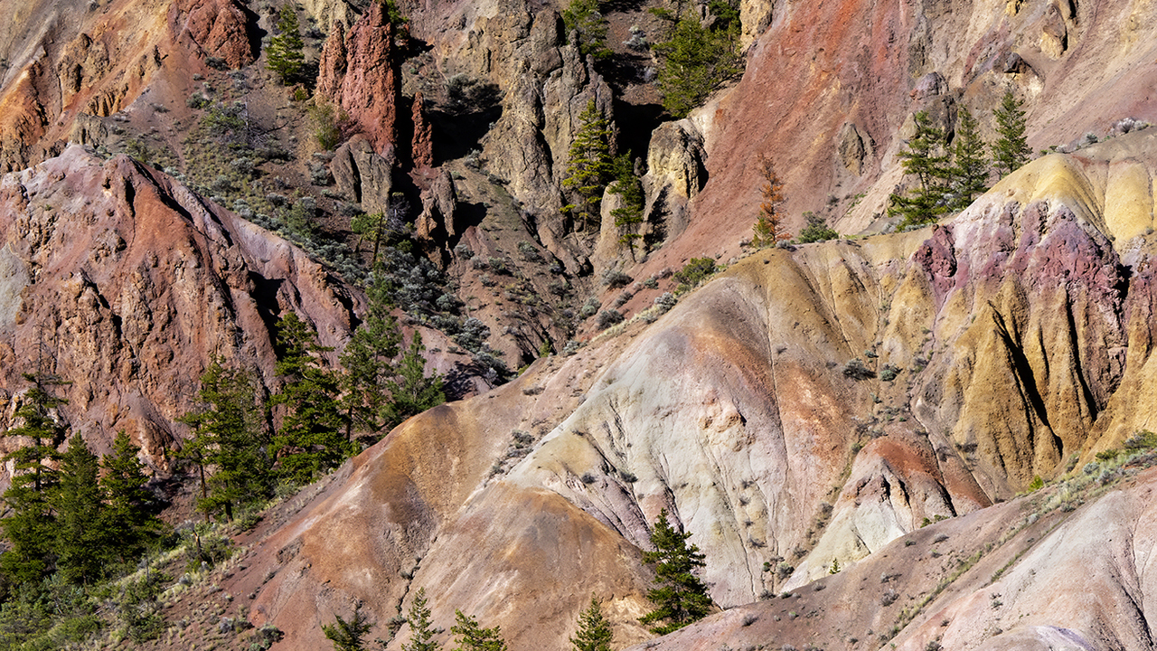 Volcanic geology of Deadman Valley.