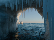 Lake ontario ice caves