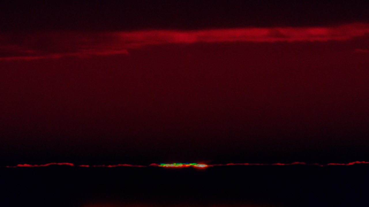 Rare Mock-mirage Cloud-top Green Flash
