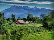 Barn near Hope BC.jpg