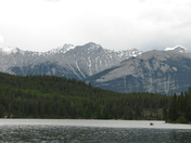 Huge moutains, small fishers