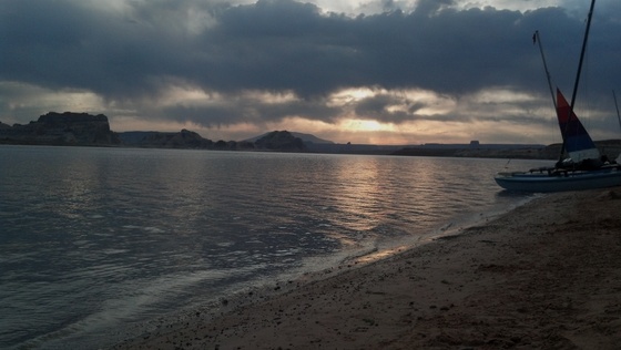Lake Powell / Lone Rock