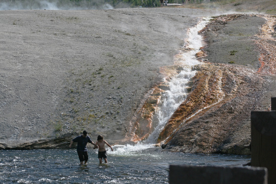 Yellowstone National Park - Midway Geyser Basin